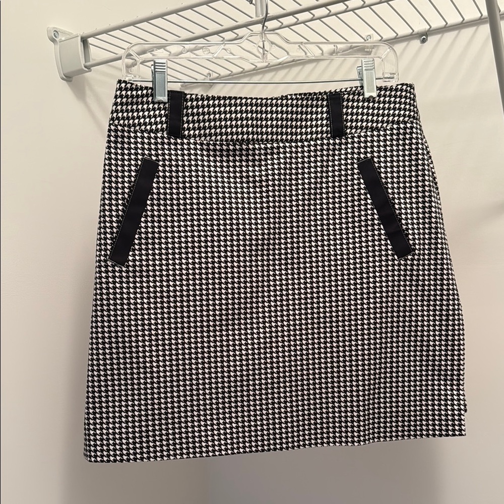 Classic Black and White Houndstooth Golf Skirt